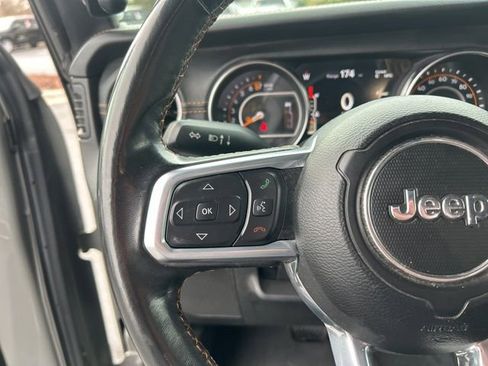 Used 2022 Jeep Gladiator Overland image 17