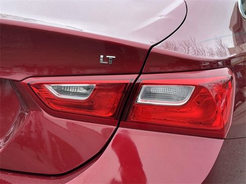 Used 2018 Chevrolet Malibu LT image 10