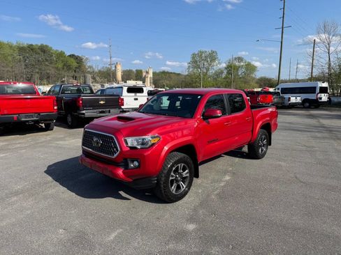 Used 2019 Toyota Tacoma TRD Sport image 10