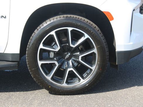 Used 2021 Chevrolet Suburban RST RWD image 12