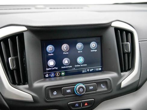 Used 2023 GMC Terrain SLE w/ Driver Convenience Package FWD image 4