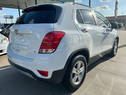 Used 2019 Chevrolet Trax LT w/ LT Convenience Package FWD image 5