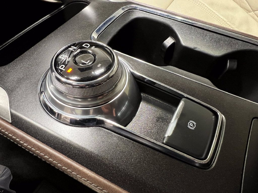 Used 2018 Ford Fusion Platinum FWD image 32