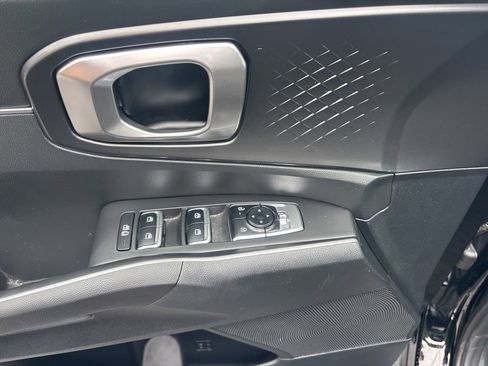 Used 2025 Kia Sorento LX FWD image 16
