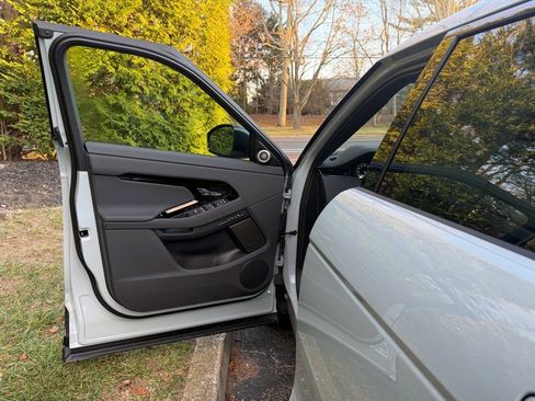 New 2026 Land Rover Range Rover Evoque Dynamic SE image 5