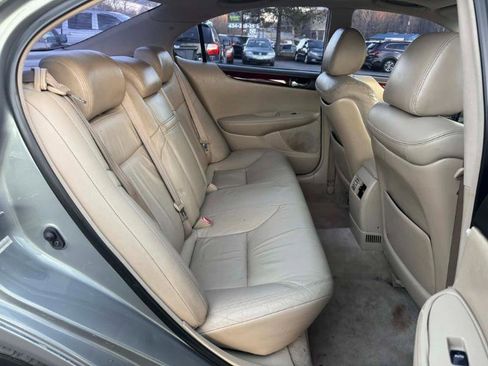 Used 2003 Lexus ES 330 Sedan image 16