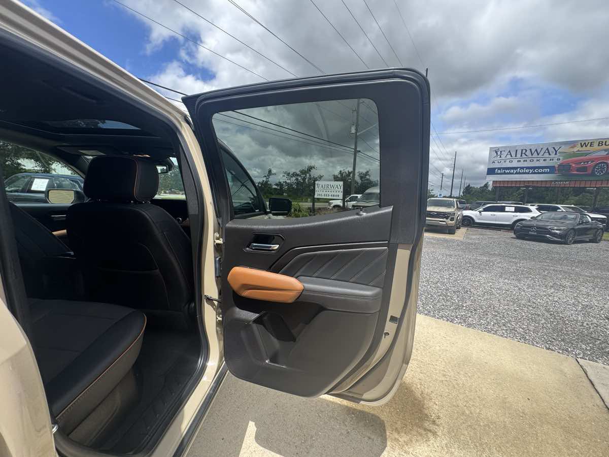 Used 2024 GMC Canyon AT4 w/ Technology Package AWD/4WD image 33