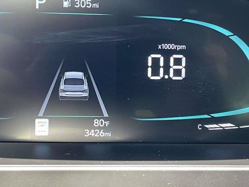 Used 2025 Hyundai Elantra Sport FWD image 21