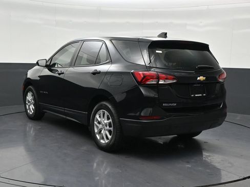 Used 2023 Chevrolet Equinox LS FWD image 3