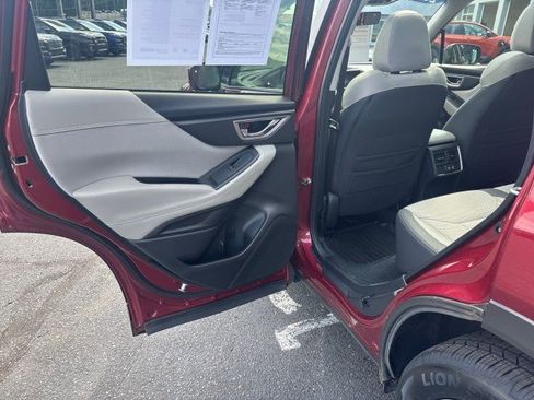 Certified 2024 Subaru Forester Premium AWD/4WD image 31