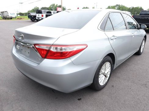 Used 2017 Toyota Camry LE FWD image 4