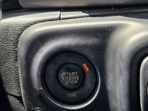 Used 2021 Jeep Wrangler Unlimited Sahara AWD/4WD image 13