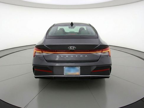 Used 2025 Hyundai Elantra SEL FWD image 7