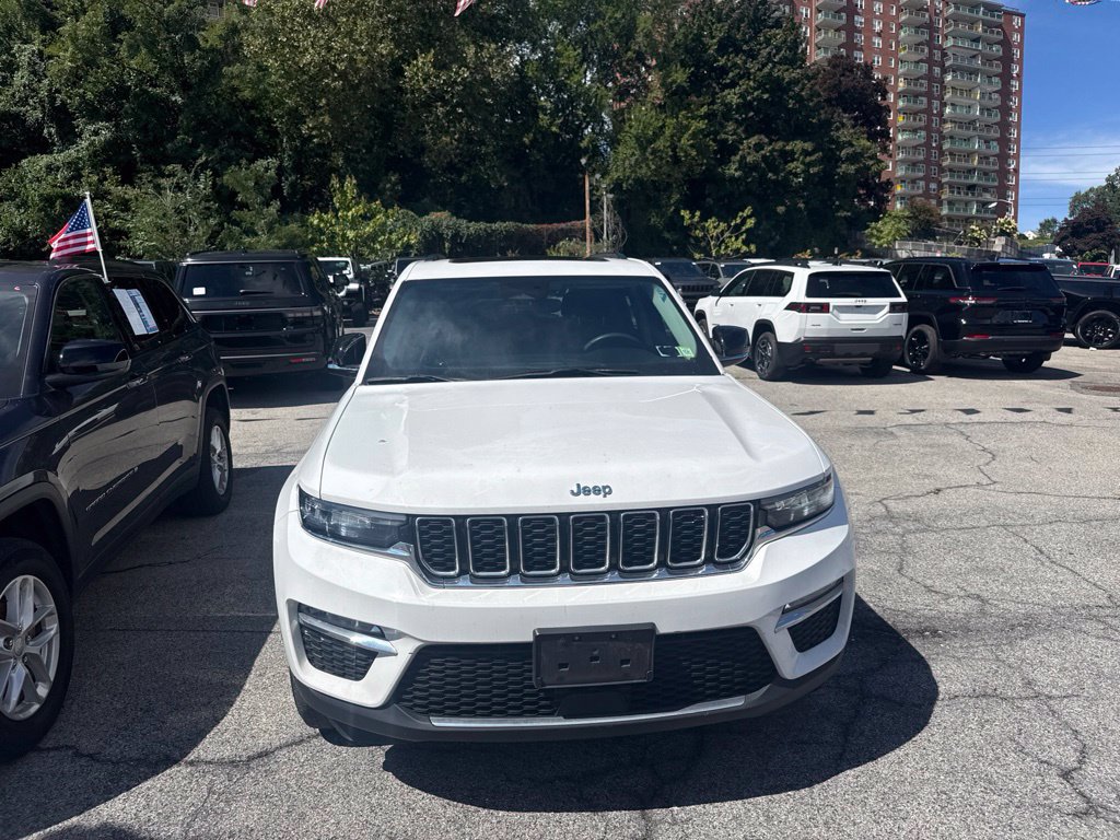 Used 2023 Jeep Grand Cherokee 4WD 4xe image 2