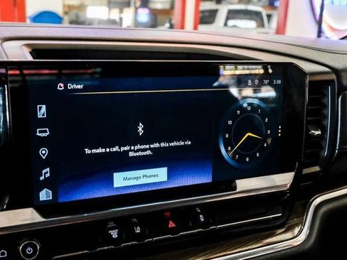 Used 2024 Chevrolet Silverado 2500 LT w/ Convenience Package image 26