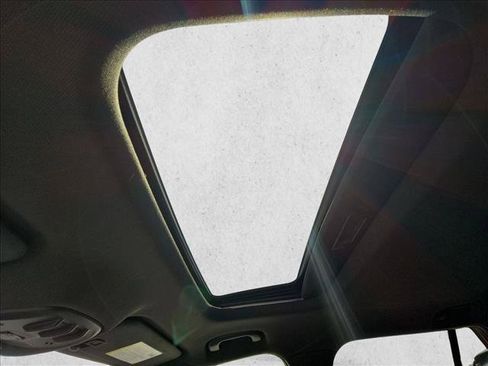 Certified 2024 Chevrolet Trax RS w/ Sunroof Package FWD image 14
