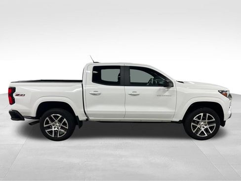 Certified 2023 Chevrolet Colorado Z71 w/ Z71 Convenience Package 2 AWD/4WD image 2