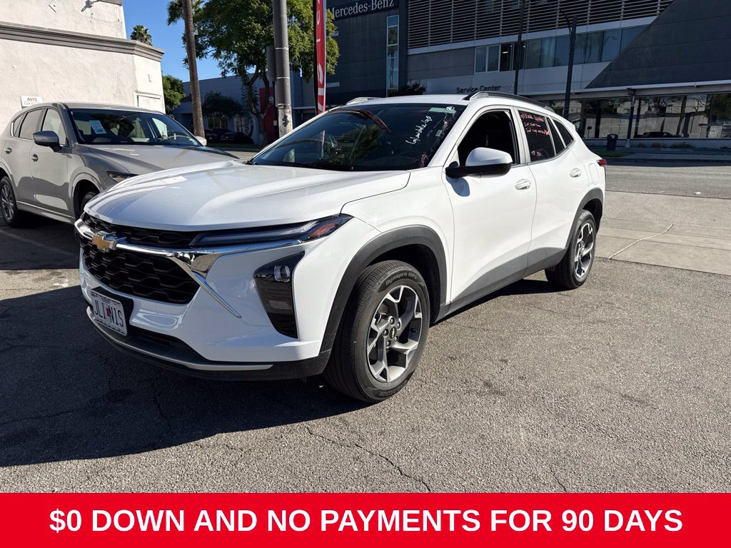 Used 2025 Chevrolet Trax LT w/ LT Convenience Package FWD image 1