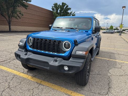 Used 2024 Jeep Wrangler Unlimited Sport AWD/4WD image 11