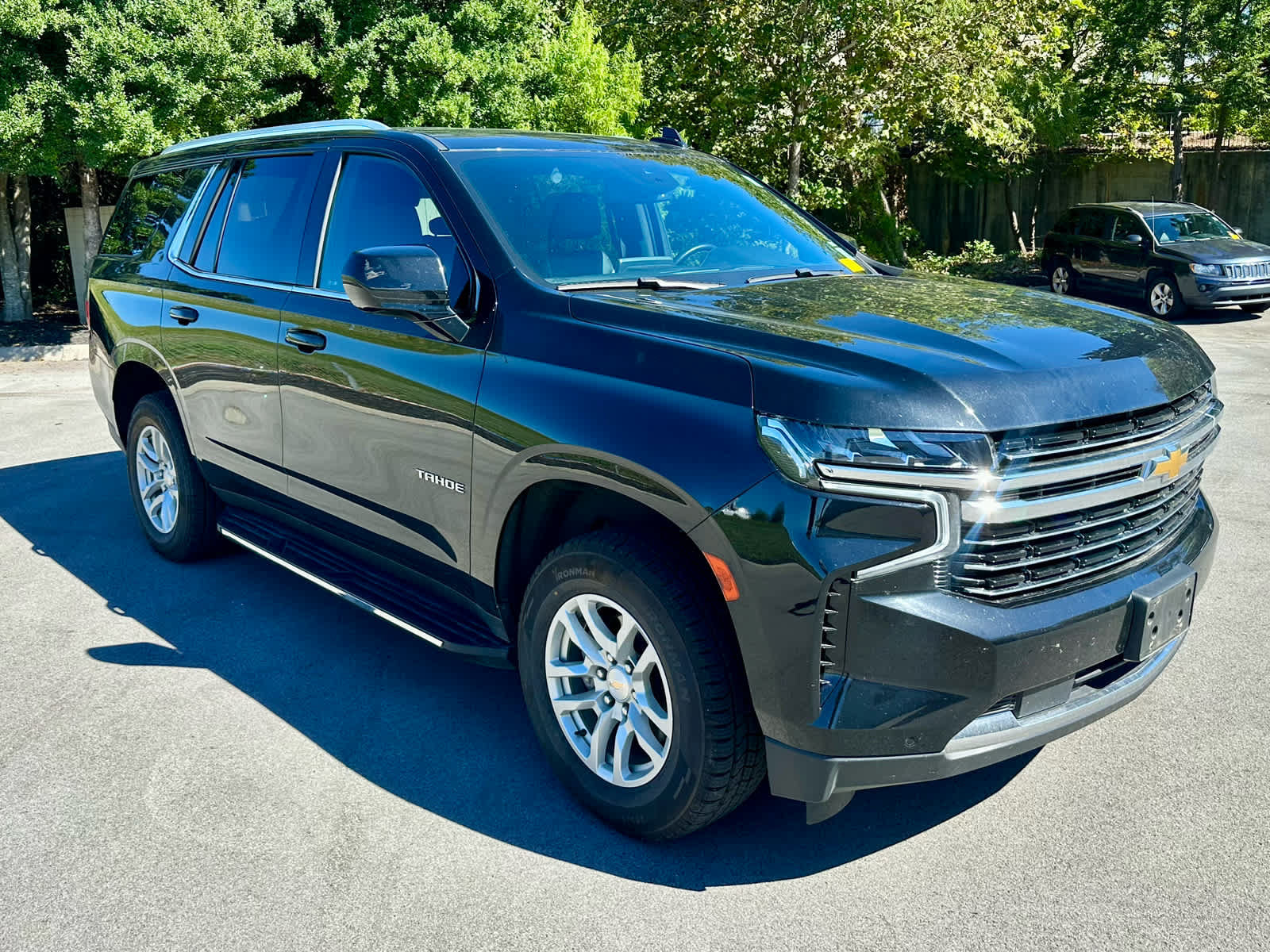 Used 2024 Chevrolet Tahoe LT AWD/4WD image 3