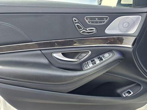 Used 2019 Mercedes-Benz S 560 Sedan w/ AMG Line Exterior image 19