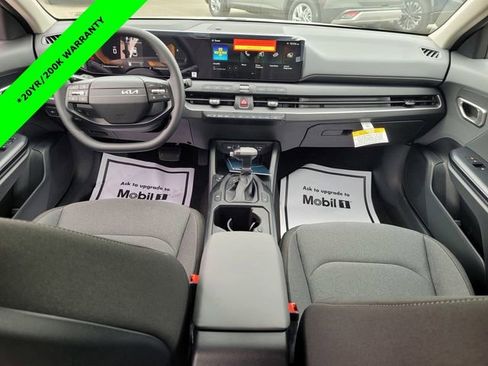 New 2025 Kia K4 LX image 7
