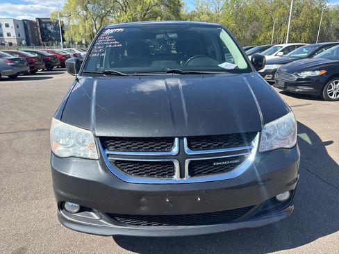 Used 2011 Dodge Grand Caravan Crew w/ Entertainment Group 1 FWD image 2