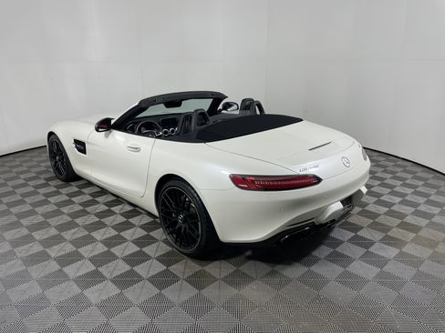 Used 2018 Mercedes-Benz AMG GT Roadster image 3