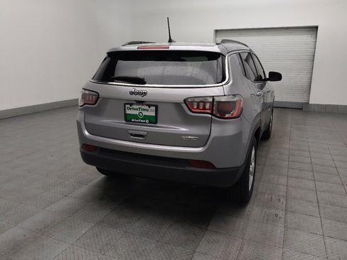 Used 2019 Jeep Compass Latitude w/ Popular Equipment Group FWD image 9