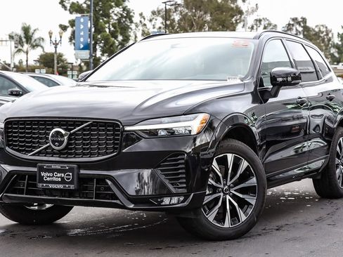 Used 2025 Volvo XC60 B5 Plus image 1