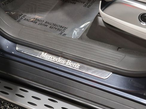 Used 2013 Mercedes-Benz GL 450 4MATIC image 36