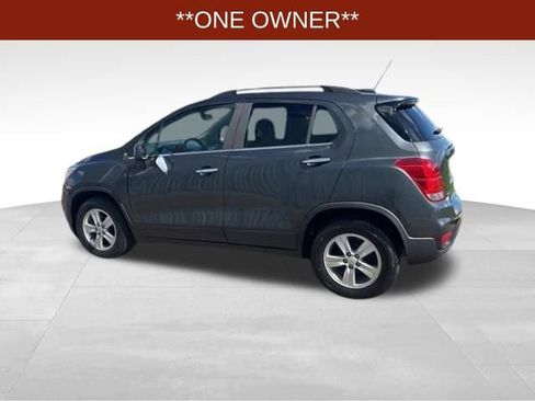 Used 2018 Chevrolet Trax LT w/ LT Convenience Package image 4