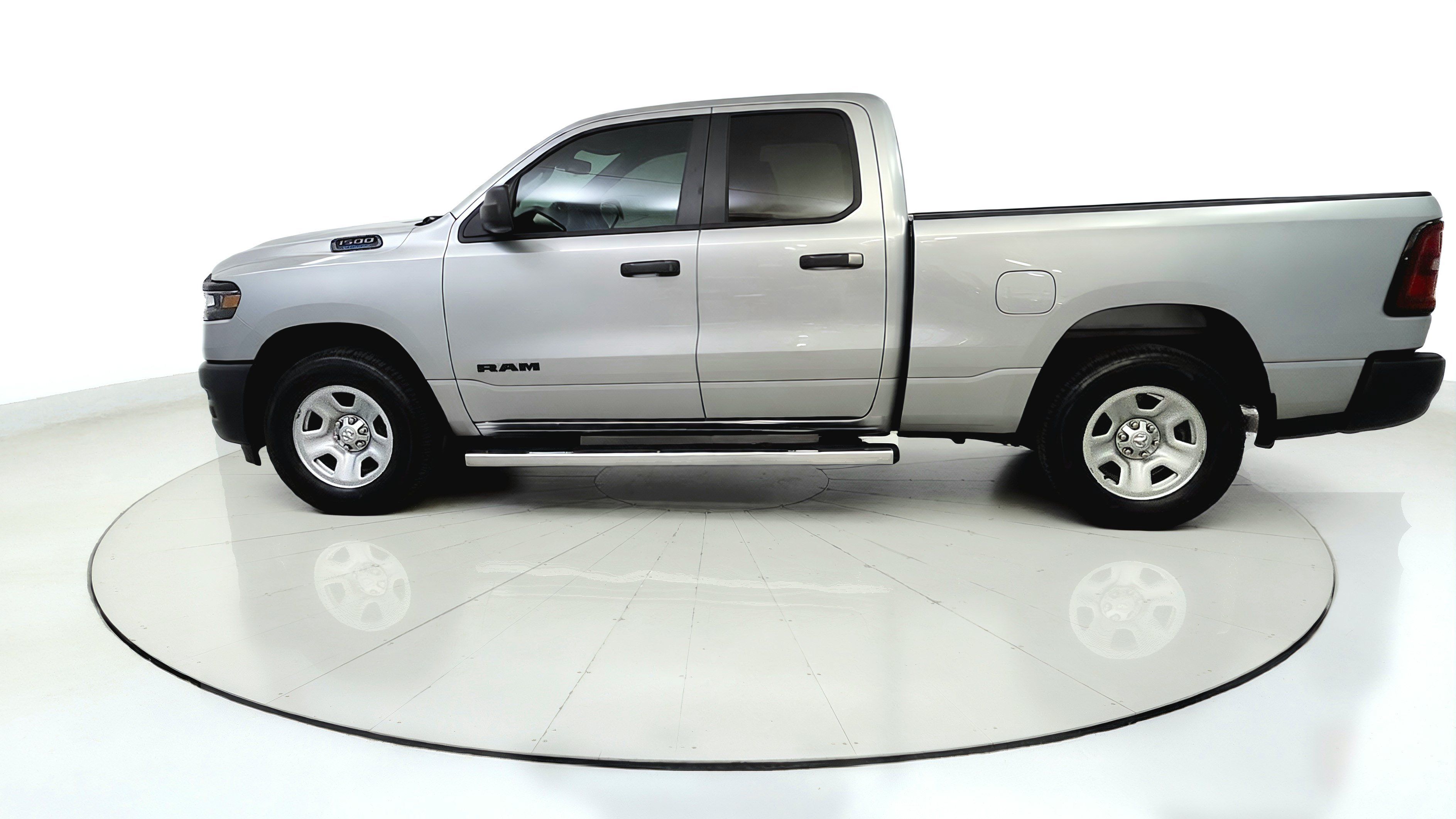 Used 2025 RAM 1500 Tradesman AWD/4WD image 4
