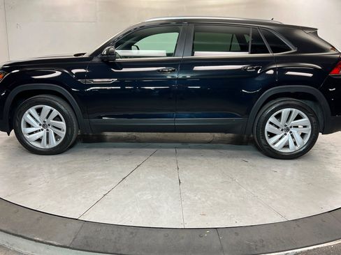 Used 2023 Volkswagen Atlas Cross Sport SE image 2