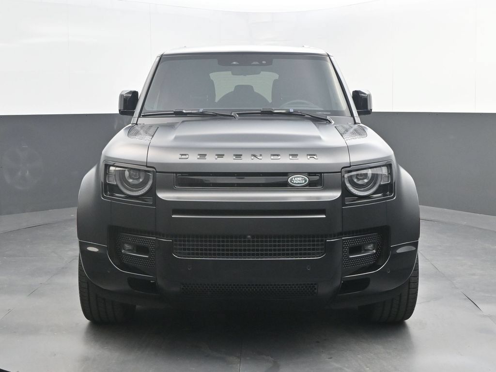 Used 2025 Land Rover Defender 110 X-Dynamic SE AWD/4WD image 10