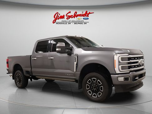 Used 2023 Ford F250 Platinum AWD/4WD image 2