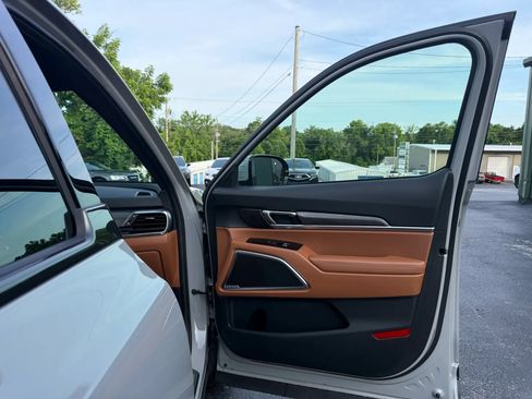 Used 2025 Kia Telluride SX X-Line AWD/4WD image 14