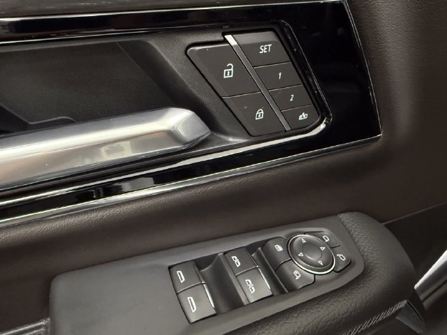 Used 2026 GMC Yukon Denali w/ Sun & Power Step Package RWD image 28