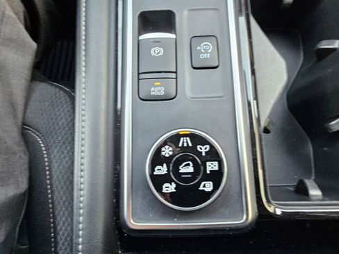 Used 2022 Nissan Pathfinder SV image 24