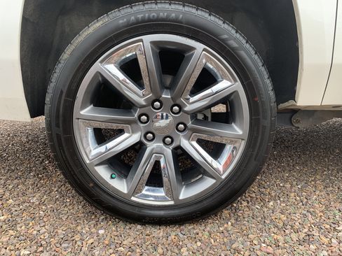 Used 2015 Chevrolet Suburban LTZ image 53