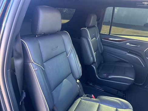 Used 2023 Cadillac Escalade ESV Premium Luxury image 51