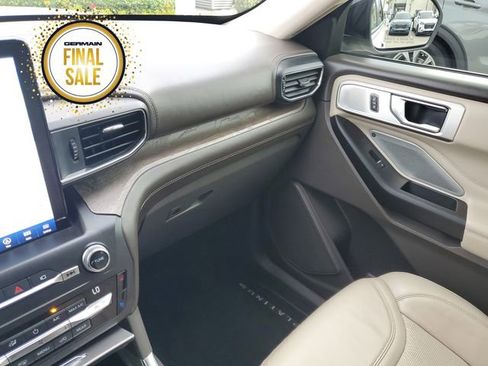 Used 2020 Ford Explorer Platinum w/ Premium Technology Package image 31