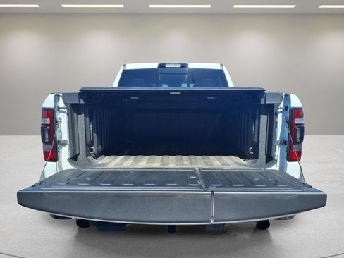 Used 2024 RAM 1500 Limited AWD/4WD image 9