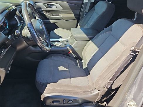 Used 2018 Chevrolet Traverse LT image 12
