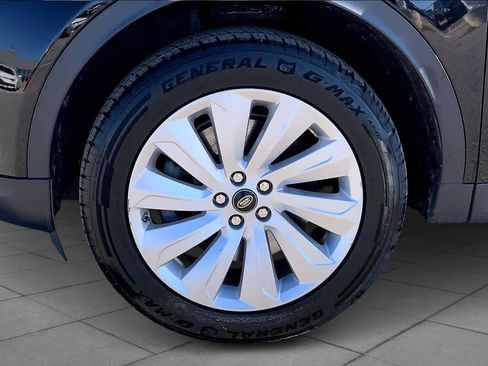 Used 2020 Land Rover Discovery Sport SE image 11