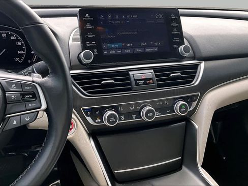 Used 2022 Honda Accord Touring image 6
