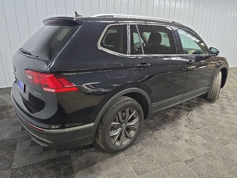 Used 2022 Volkswagen Tiguan SE w/ Panoramic Sunroof Package AWD/4WD image 10