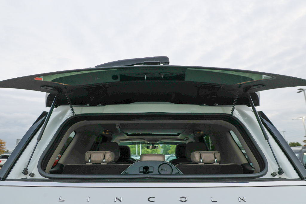 Used 2024 Lincoln Navigator Premiere AWD/4WD image 35