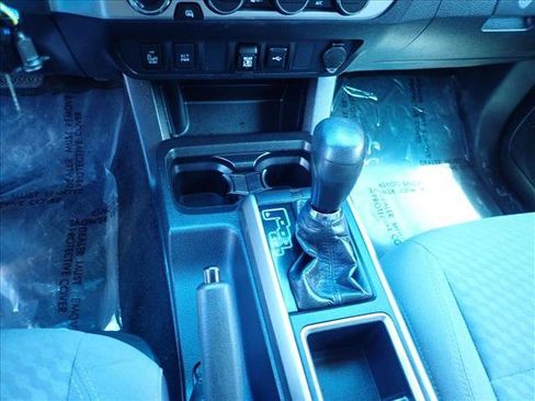 Used 2021 Toyota Tacoma SR5 w/ Technology Package AWD/4WD image 20