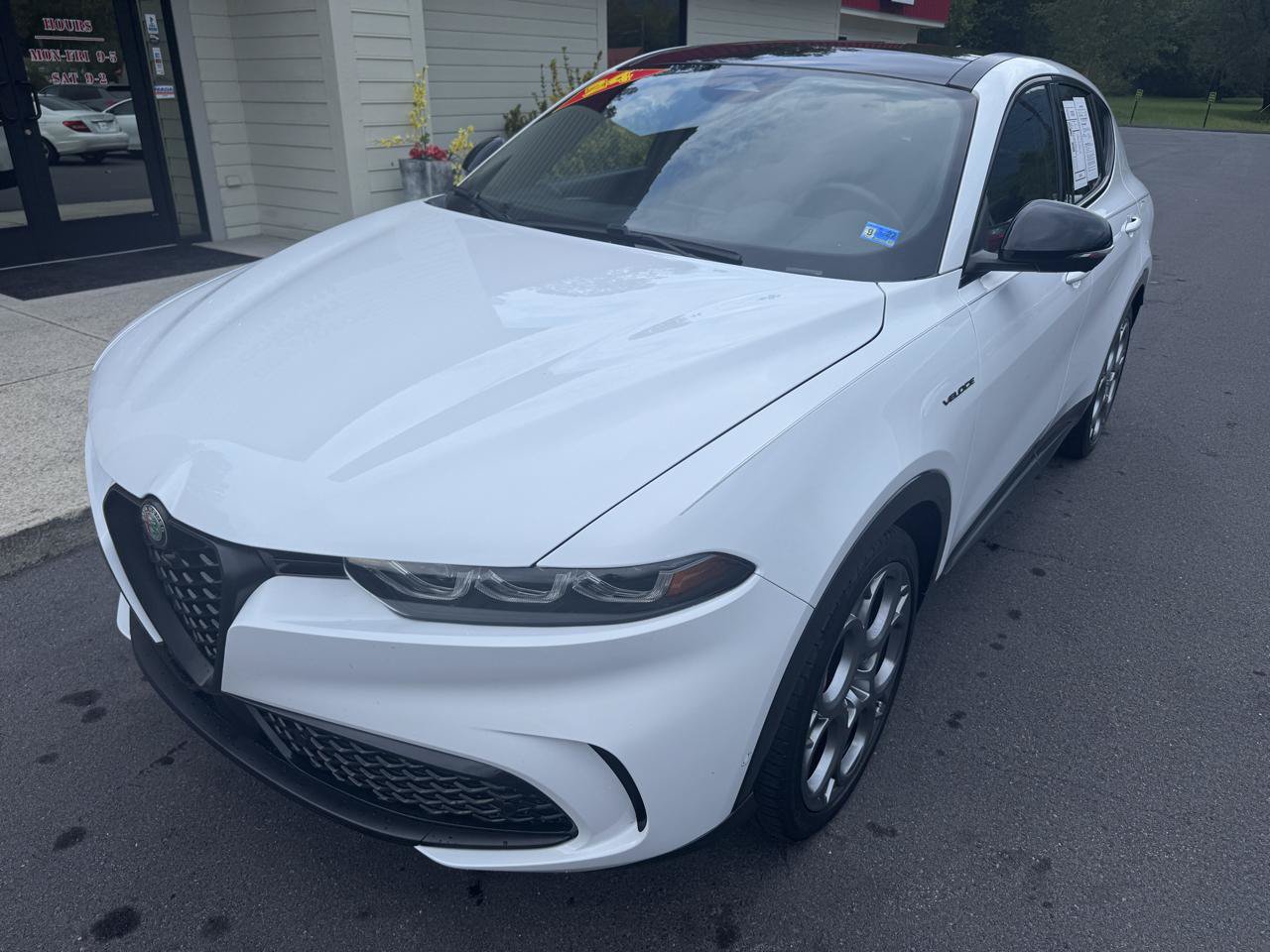 Used 2024 Alfa Romeo Tonale Veloce w/ Active Assist Package AWD/4WD image 3